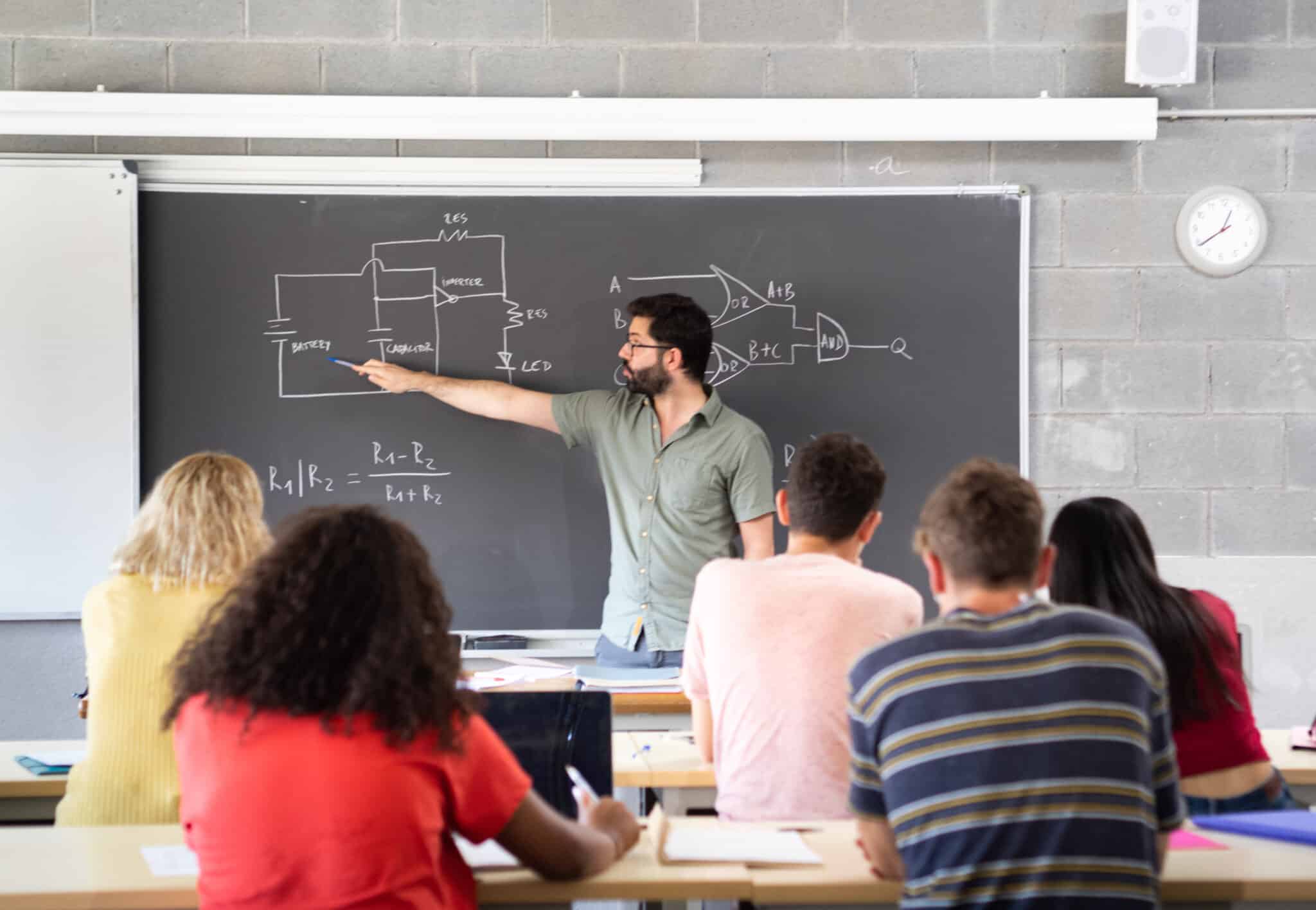Ce qu'il faut savoir sur l'enseignement scientifique en terminale